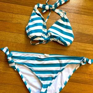Green and white stripes. Size large. From target. Good condition.